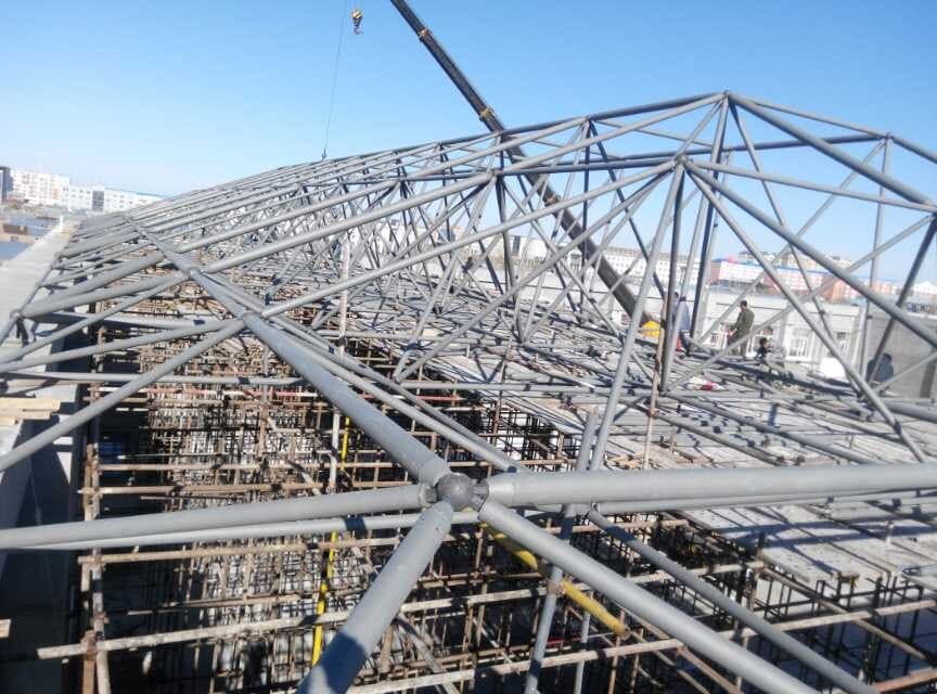 大连商贸城屋顶网架工程